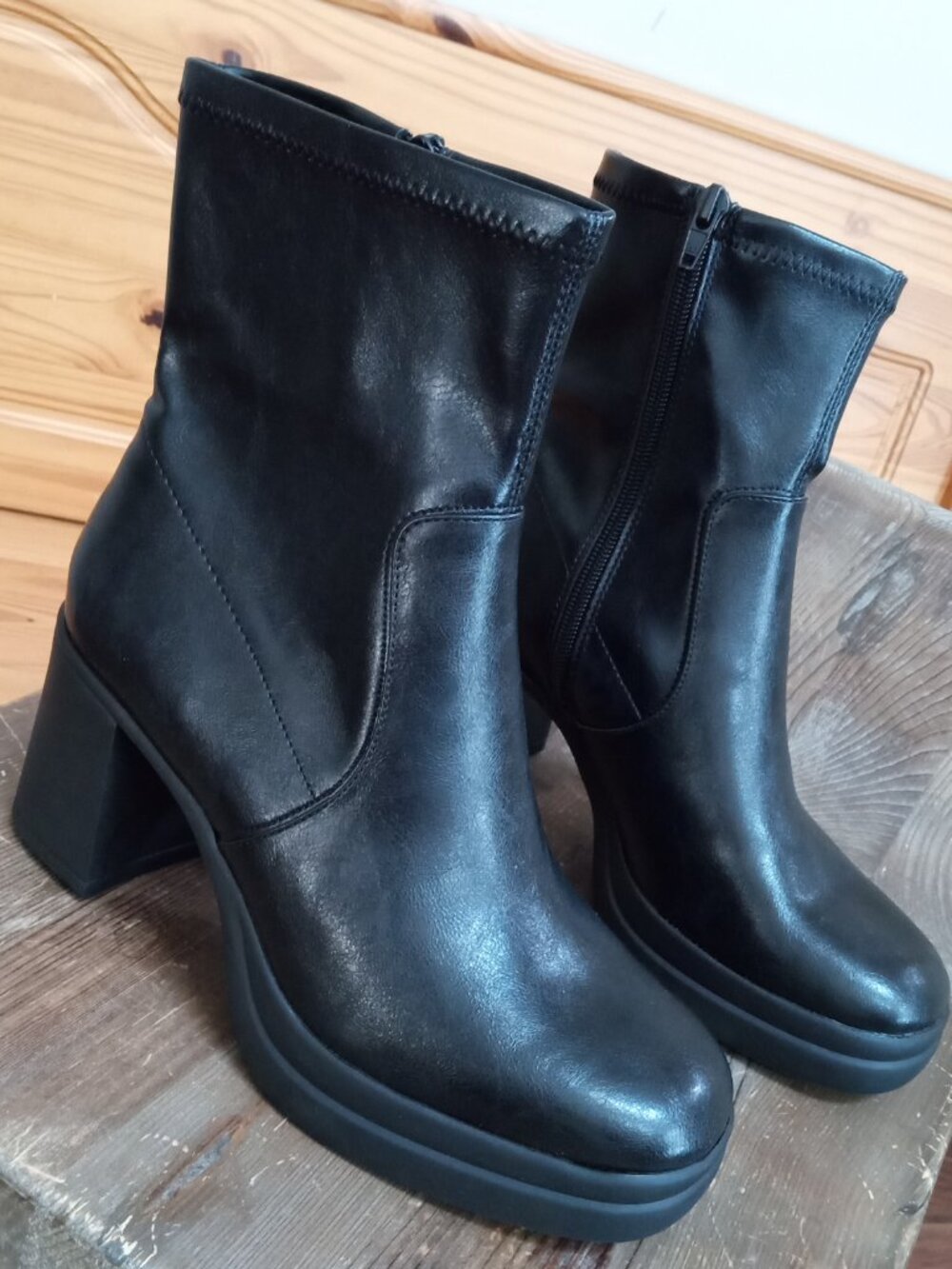 No Boundaries Women's 9 Baby Doll Black Platform Boots